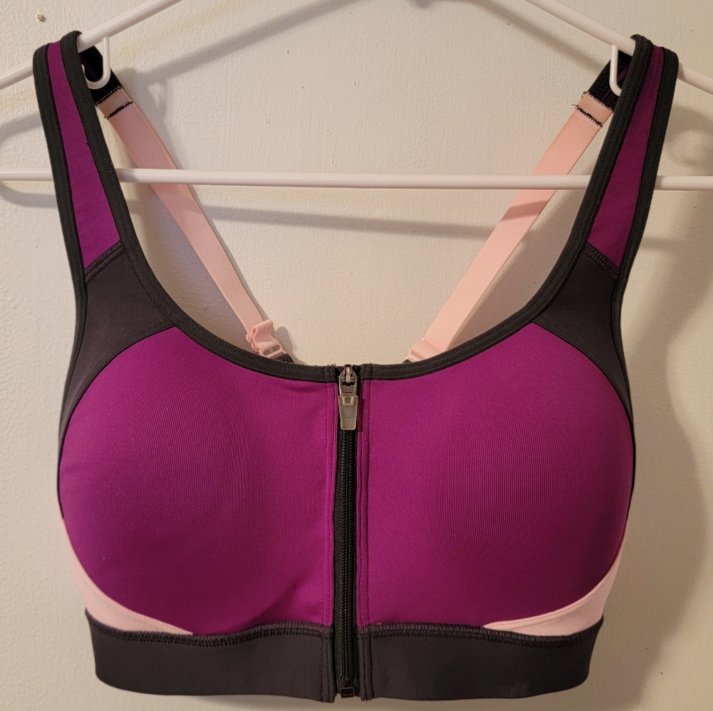 Champion C9 Sports Bra, minimal wear, no size tag but size Small. Front zip.